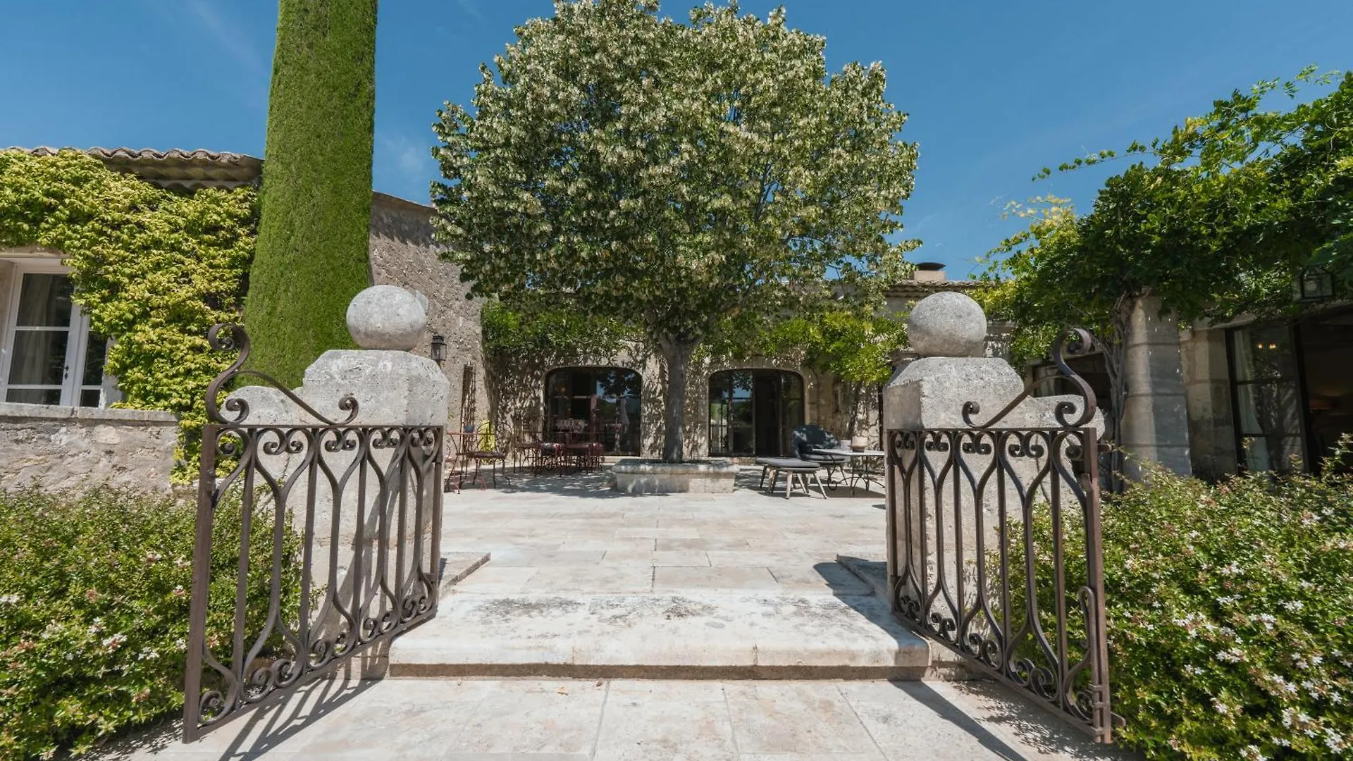 Mas Naste Villa Eygalieres  0*, Eygalieres (Bouches-du-Rhone) France