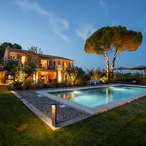 Guest house Le Mas Des Fees